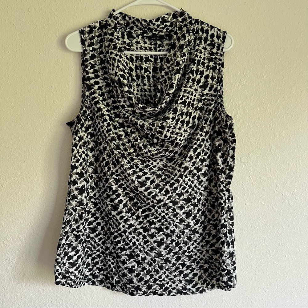 Size XL Apt 9 Black and white cheetah print sleeveless blouse